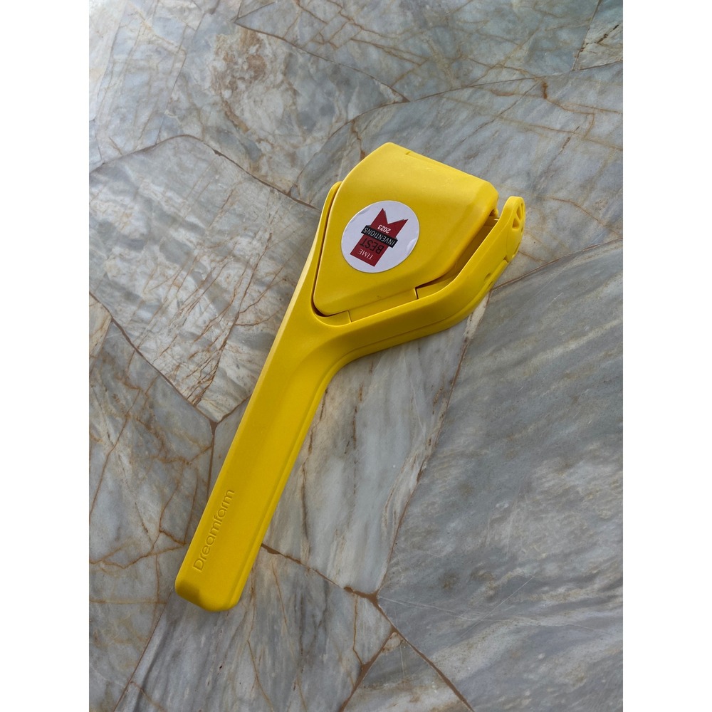 Dreamfarm Fluicer Yellow Manual Citrus Juicer Lemon Lime Squeezer Press 10in